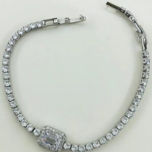 SQUARE CUT DIAMOND BRACELET