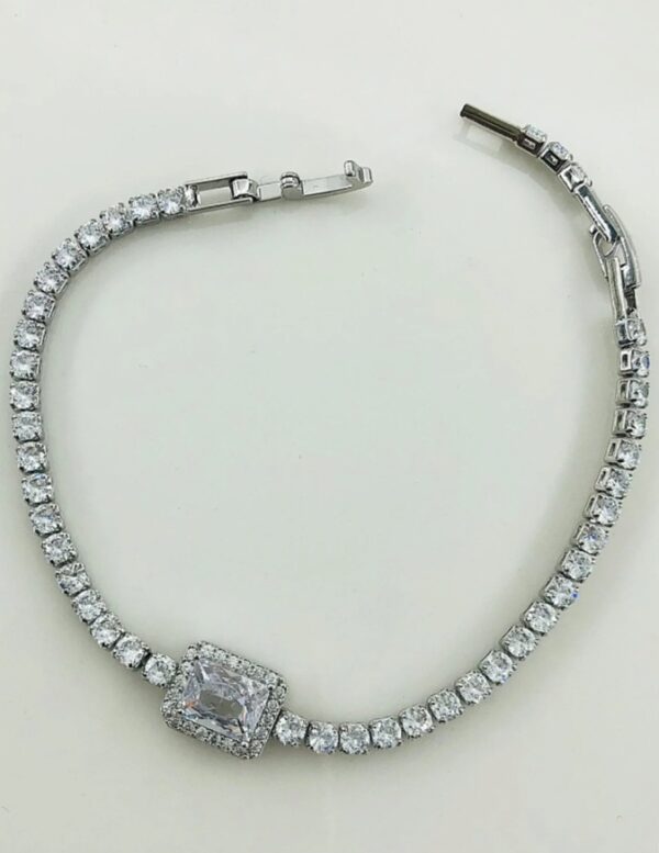 SQUARE CUT DIAMOND BRACELET